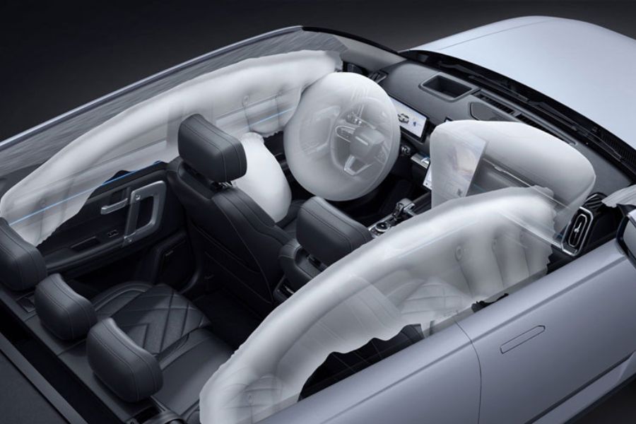 An toàn hơn cùng với 6 túi khí, 6 túi khi được bố trí xung quanh cabin xe, bảo vệ lái xe và hành khách tối đa khi có sự cố xảy ra.