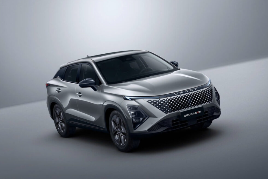 Thiết kế Fastback năng động kết hợp cùng cánh lướt gió thể thao.